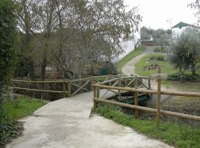 Puente sobre el río Abrilongo