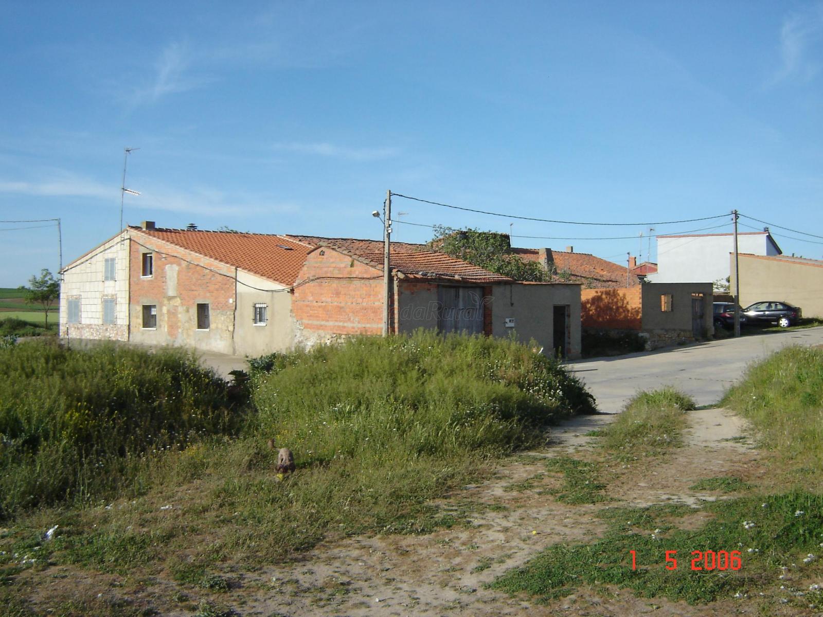 Casas rurales con jardín en Casaseca de Campeán | ✓ Reserva tu alojamiento