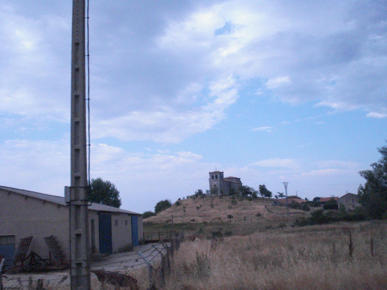 Foto de Sendero a Cuevas en Cubillo del Campo, Burgos