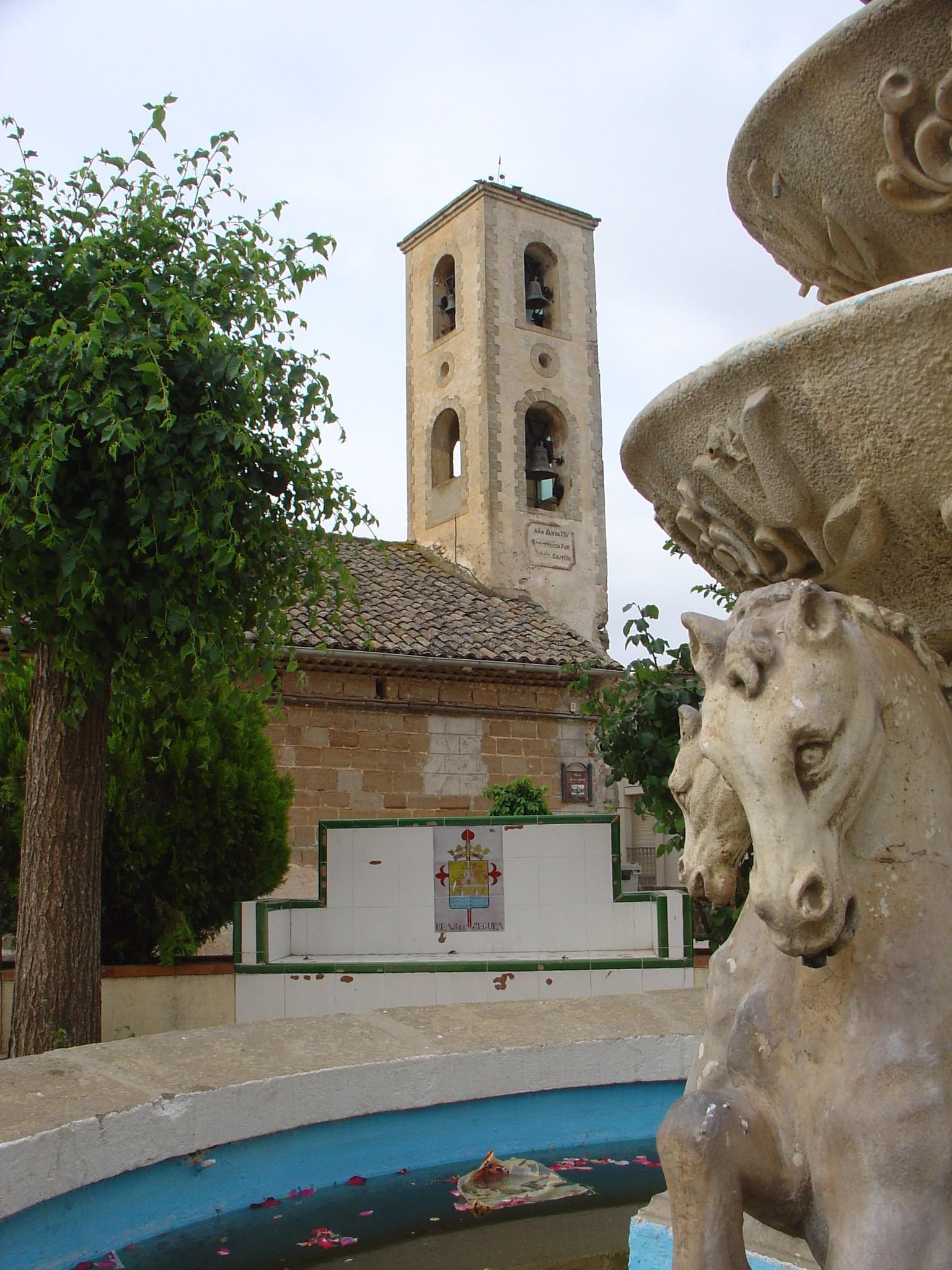 Foto de Plaza Nuestra Señora de Albanchez en Villarrodrigo, Jaén