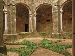 Mosteiro da Flor da Rosa